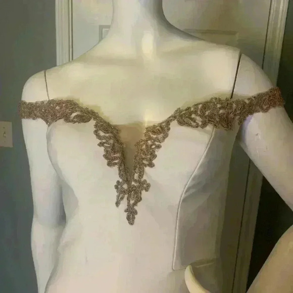 Faviana Glamour - Picture 2 of 13